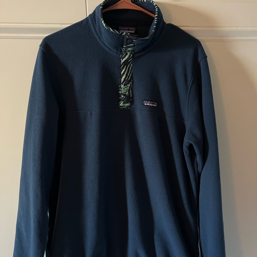 Patagonia Navy Blue Sweatshirt with Green Accents